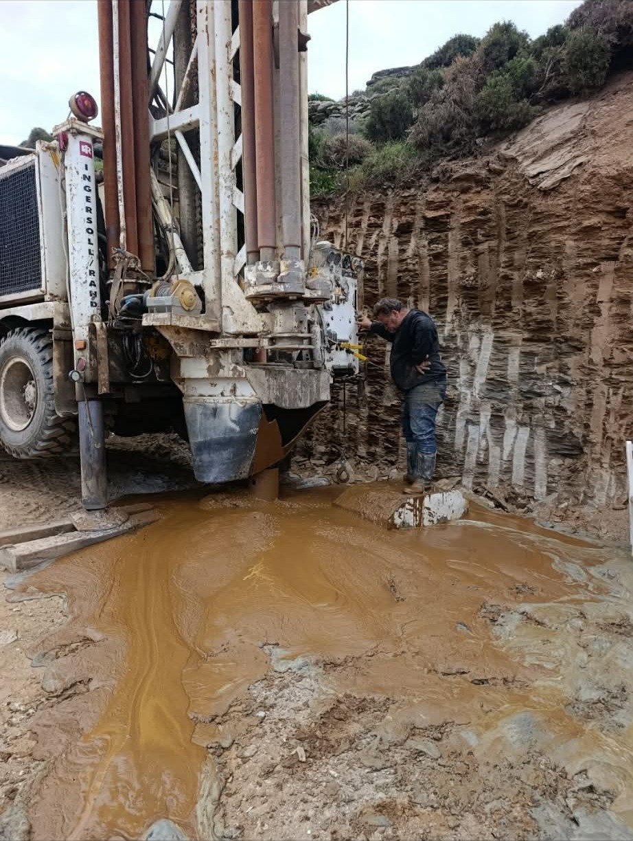 Drilldeck drilling rig during drilling