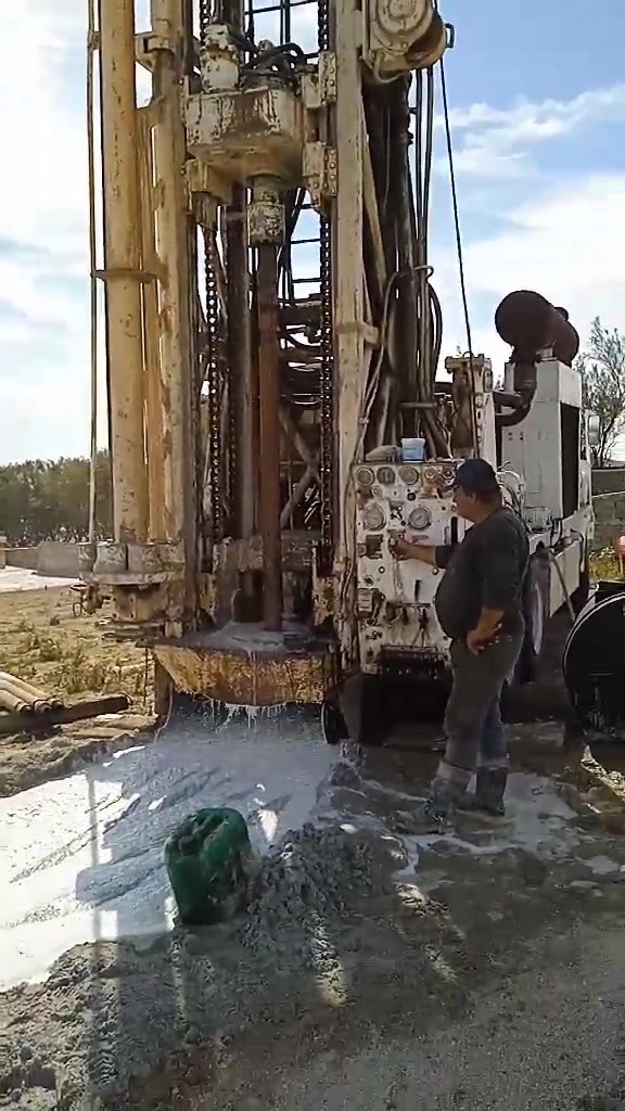 Operator beside a Drilldeck drilling rig